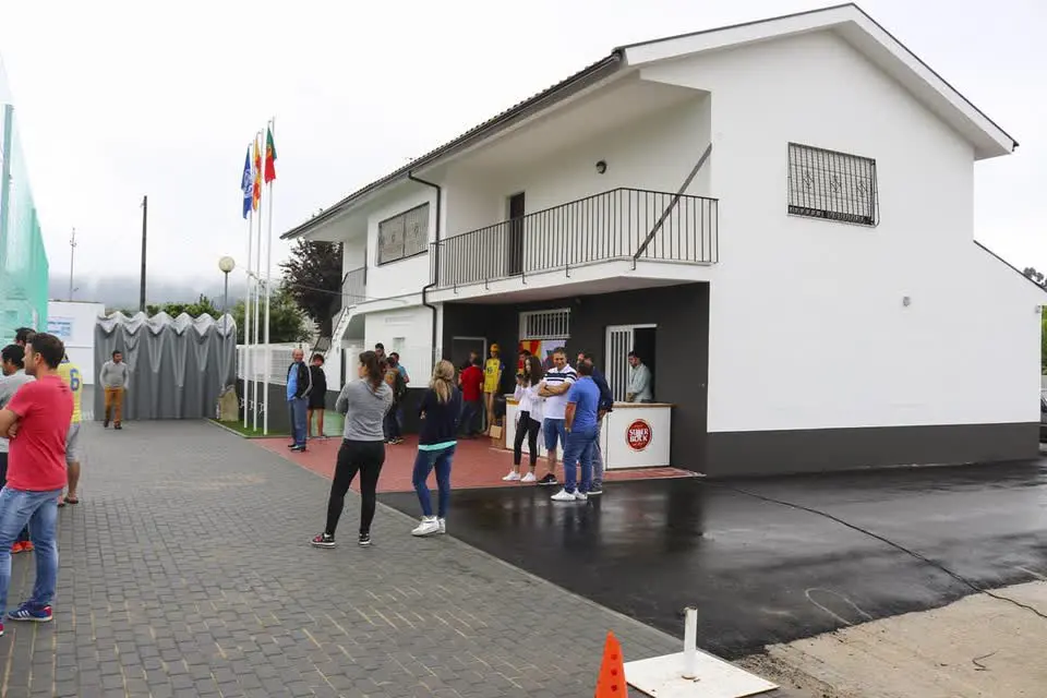 Entrada do bar do clube em dia de jogo